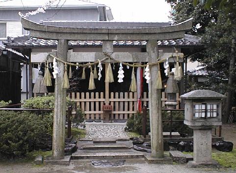 �n��E�ې�_��