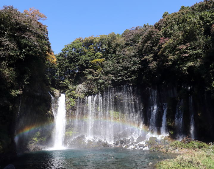 虹と白糸の滝