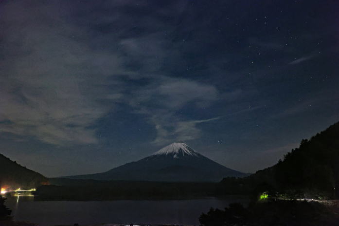 精進湖の夜