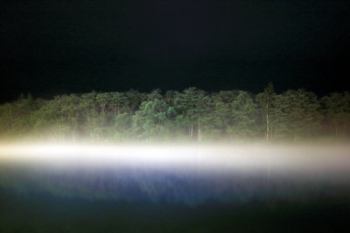 大正池夜の湖畔