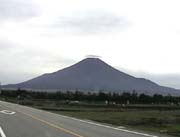 山中湖花の都公園付近から見た富士山